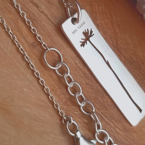 Tashi 925 brushed sterling silver 925 dandelion outline pendant (only) - Picture 2 of 6